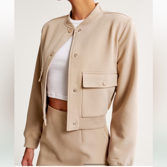 Abercrombie & Fitch Jackets & Blazers - Abercrombie Short Bomber Jacket size small tan